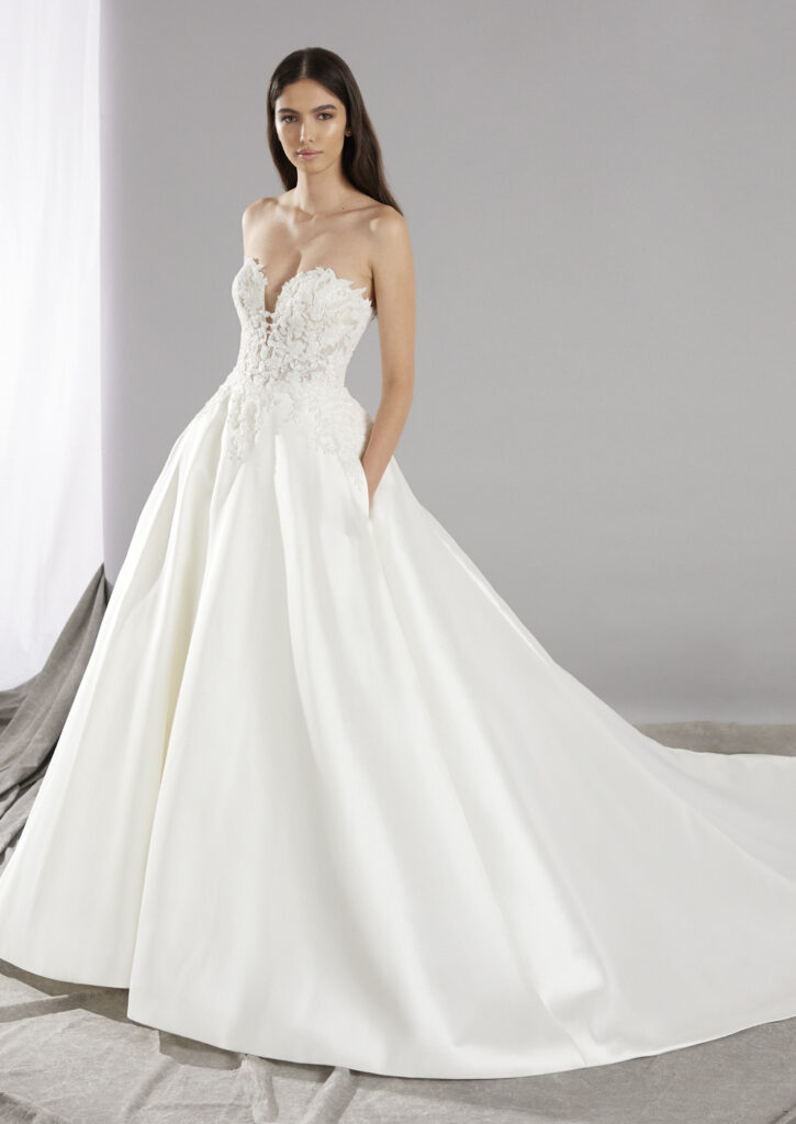 Pronovias Fashion Group Once PR125AU1